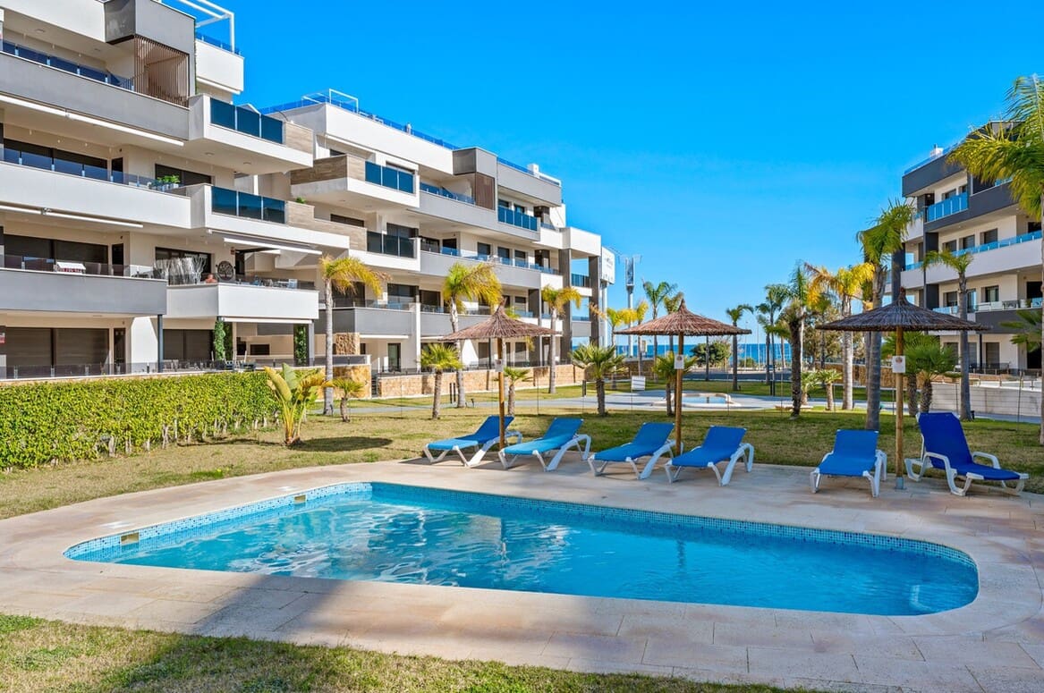 3 sypialnia Apartament na sprzedaż w Playa Flamenca z basenem garażem - 589 900 € (Ref: 10172687)