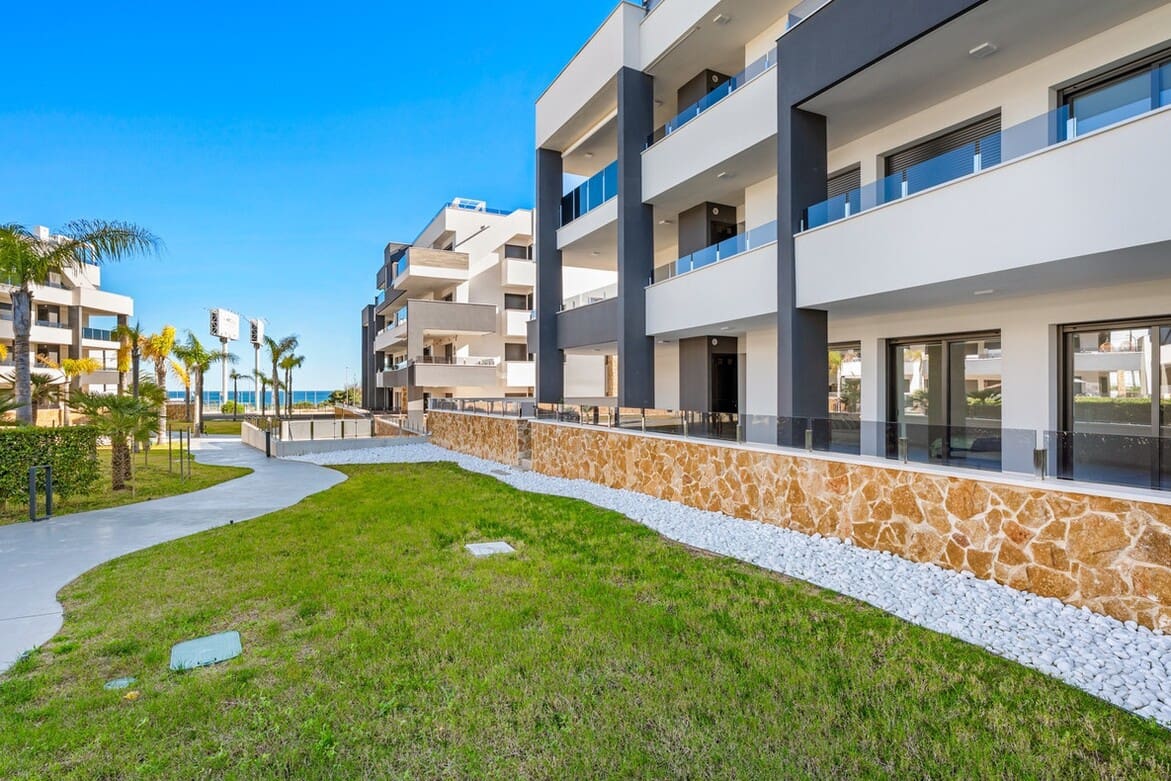 3 sypialnia Apartament na sprzedaż w Playa Flamenca z basenem garażem - 589 900 € (Ref: 10172687)
