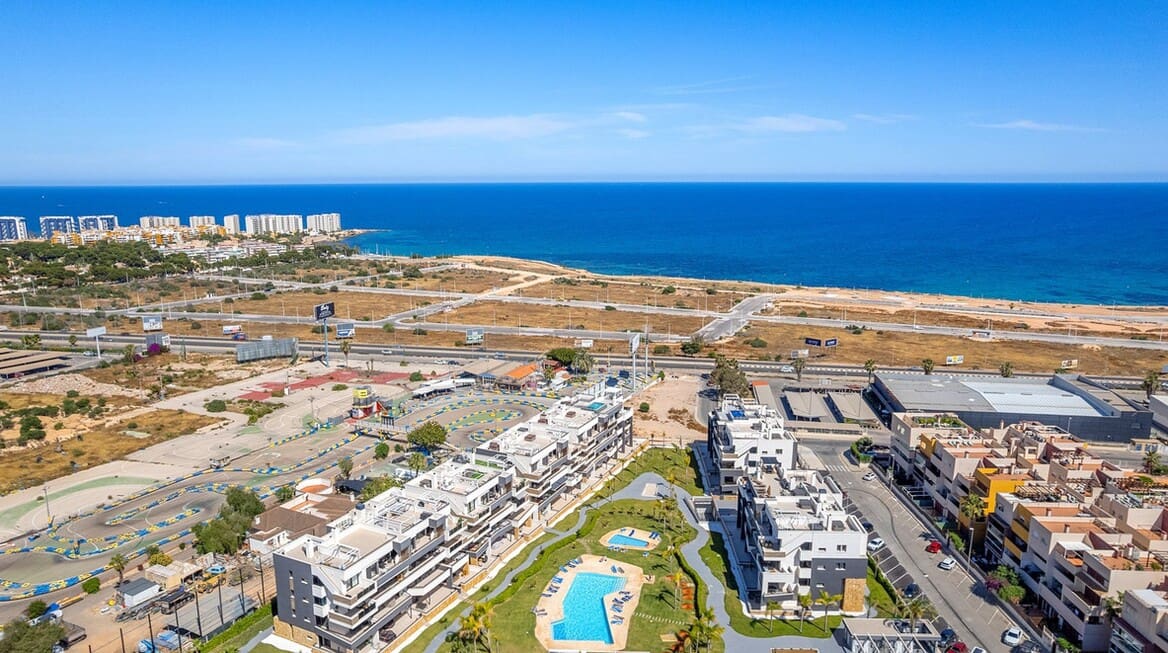 3 sypialnia Apartament na sprzedaż w Playa Flamenca z basenem garażem - 589 900 € (Ref: 10172687)