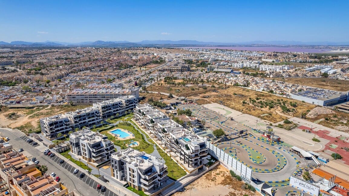 3 sypialnia Apartament na sprzedaż w Playa Flamenca z basenem garażem - 589 900 € (Ref: 10172687)