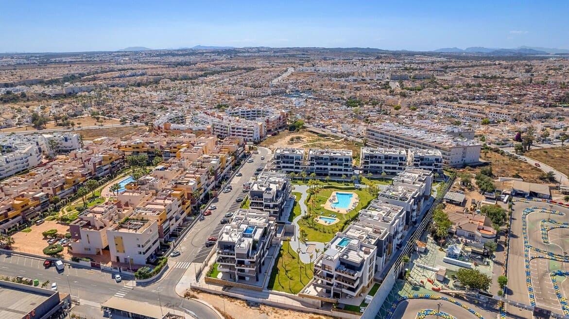 3 sypialnia Apartament na sprzedaż w Playa Flamenca z basenem garażem - 589 900 € (Ref: 10172687)