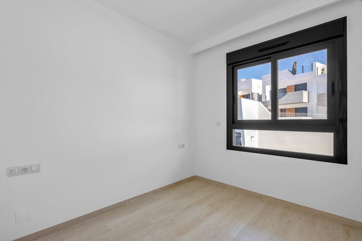 Apartamento de 2 habitaciones en San Miguel de Salinas en venta con piscina - 229.000 € (Ref: 10172691)
