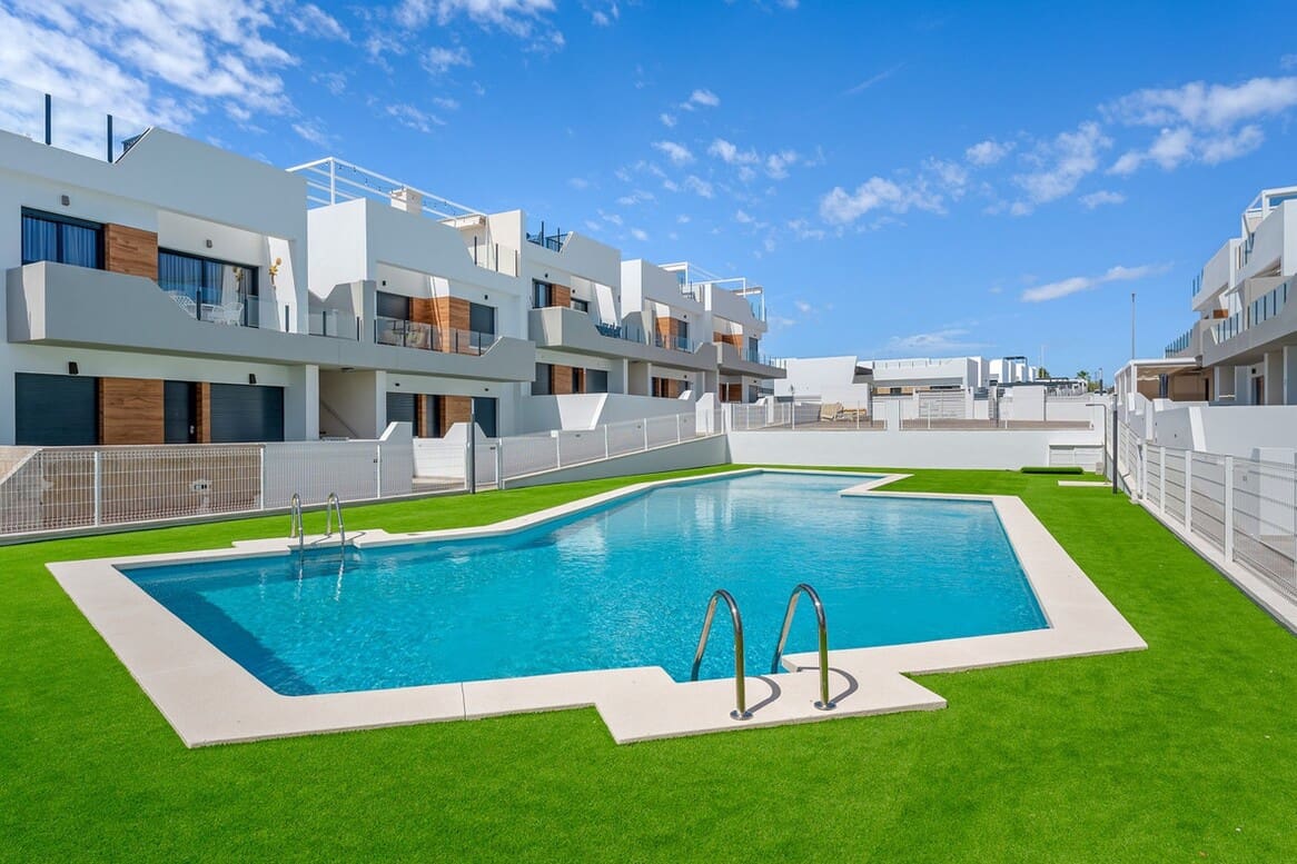 Apartamento de 2 habitaciones en San Miguel de Salinas en venta con piscina - 229.000 € (Ref: 10172691)