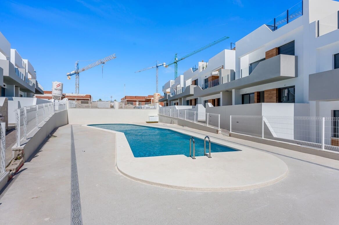 Apartamento de 2 habitaciones en San Miguel de Salinas en venta con piscina - 229.000 € (Ref: 10172691)