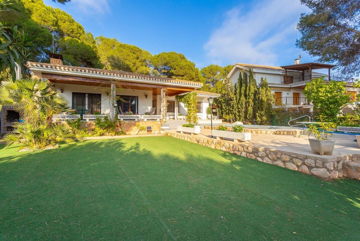 6 soveværelse Villa til salg i Campoamor med swimmingpool garage - € 875.000 (Ref: 10172693)