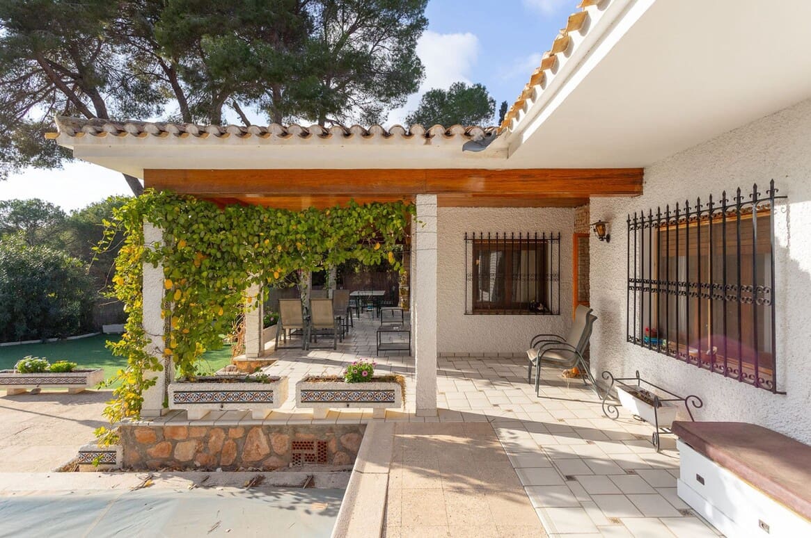 6 soveværelse Villa til salg i Campoamor med swimmingpool garage - € 875.000 (Ref: 10172693)