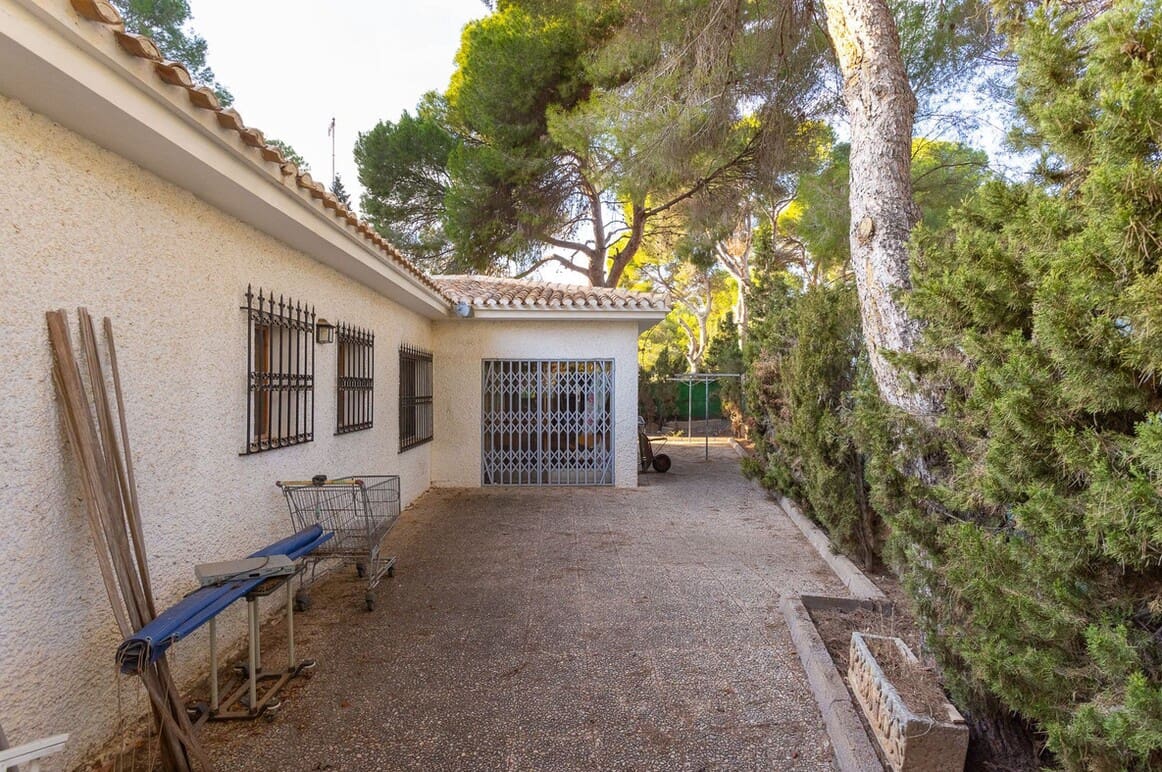 6 soveværelse Villa til salg i Campoamor med swimmingpool garage - € 875.000 (Ref: 10172693)
