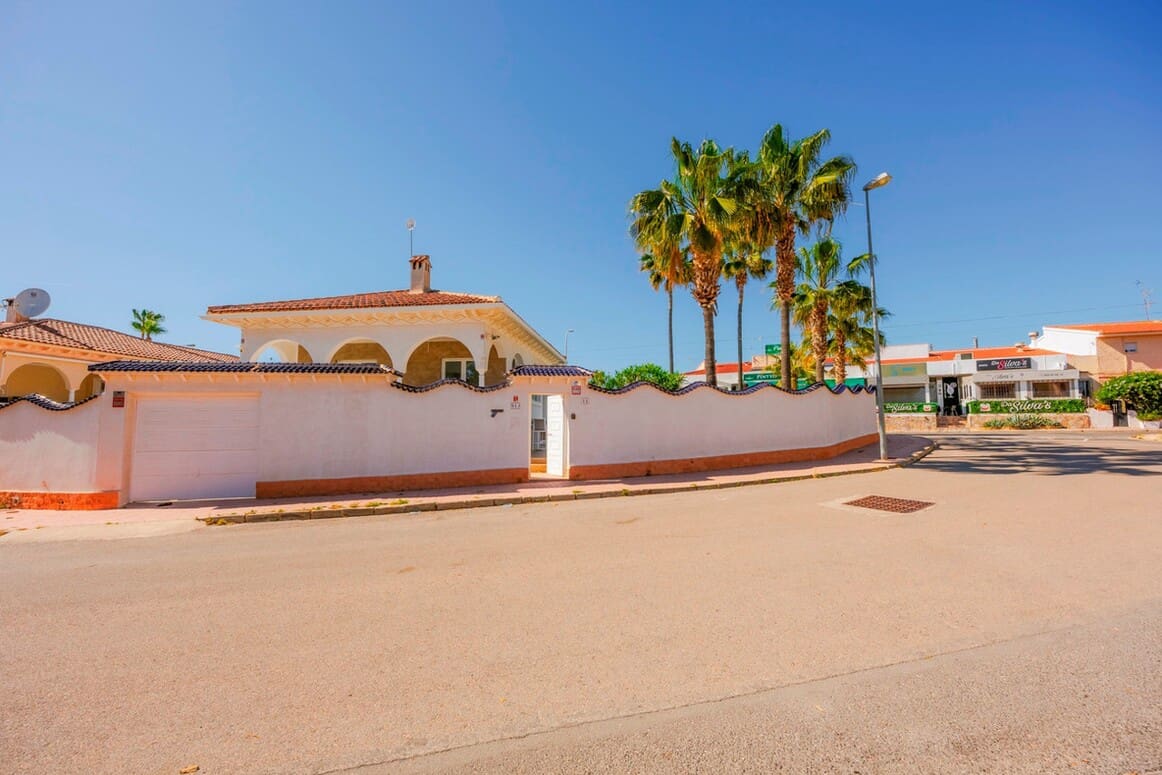 5 bedroom Villa for sale in Rojales with pool garage - € 590,000 (Ref: 10172695)