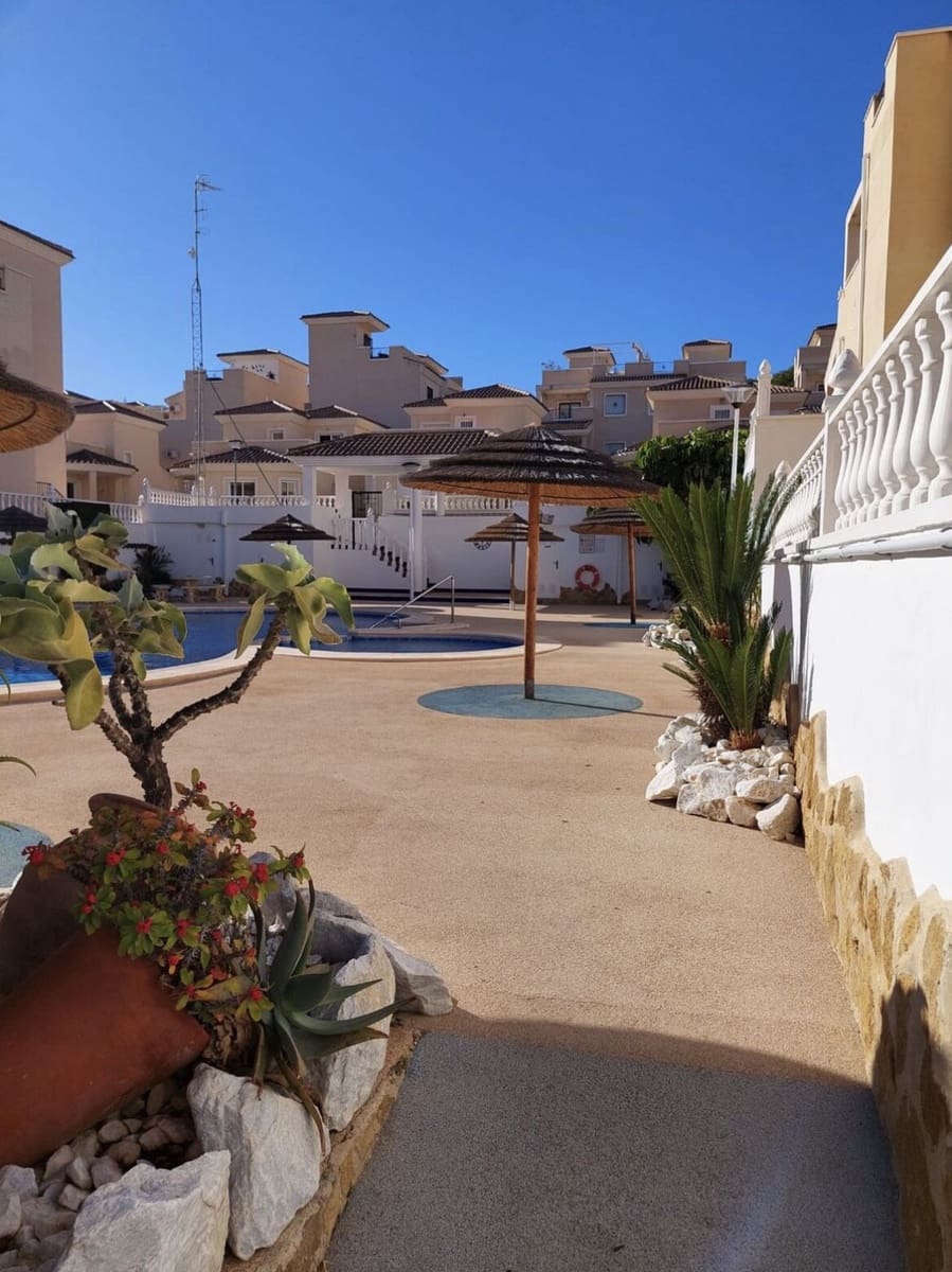 3 bedroom Villa for sale in San Miguel de Salinas with pool garage - € 245,000 (Ref: 10172696)