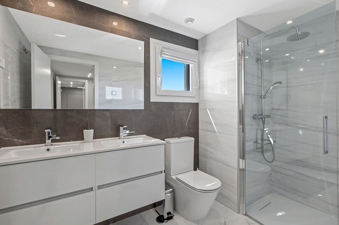 3 sypialnia Apartament na sprzedaż w Orihuela Costa z basenem garażem - 900 000 € (Ref: 10172697)