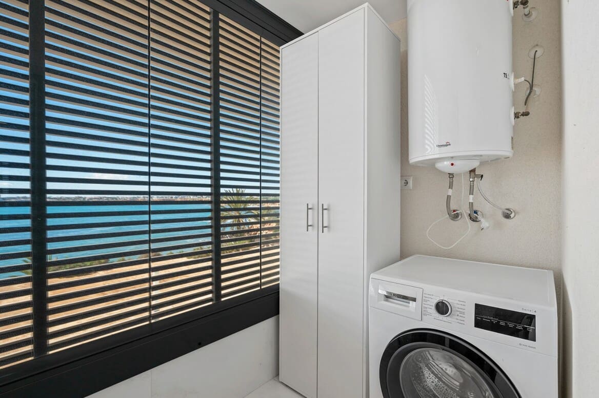 3 sypialnia Apartament na sprzedaż w Orihuela Costa z basenem garażem - 900 000 € (Ref: 10172697)