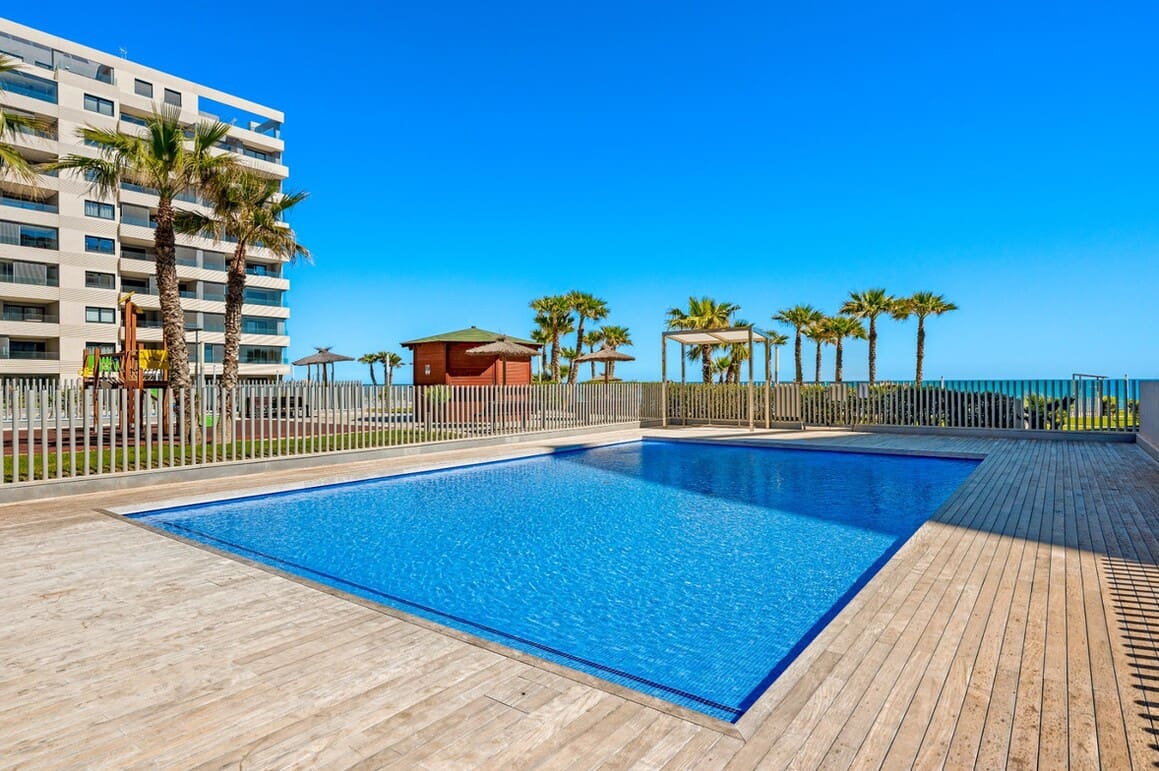 3 sypialnia Apartament na sprzedaż w Orihuela Costa z basenem garażem - 900 000 € (Ref: 10172697)
