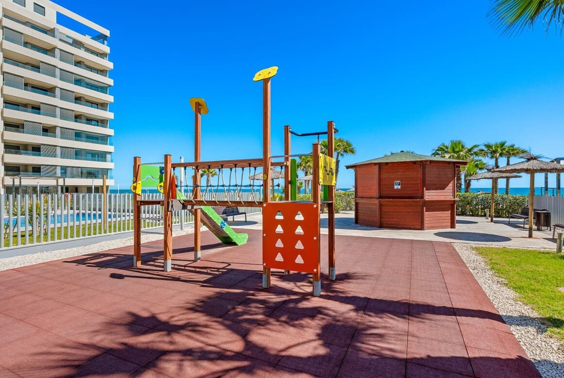 3 sypialnia Apartament na sprzedaż w Orihuela Costa z basenem garażem - 900 000 € (Ref: 10172697)