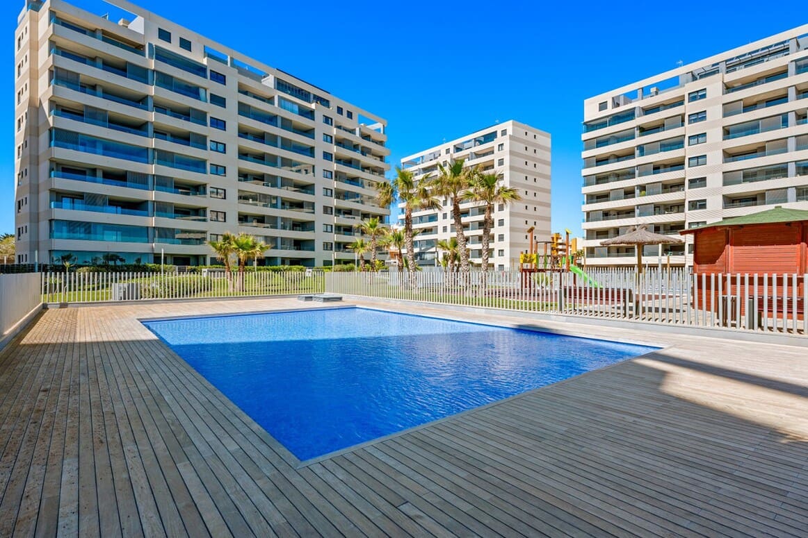 3 sypialnia Apartament na sprzedaż w Orihuela Costa z basenem garażem - 900 000 € (Ref: 10172697)