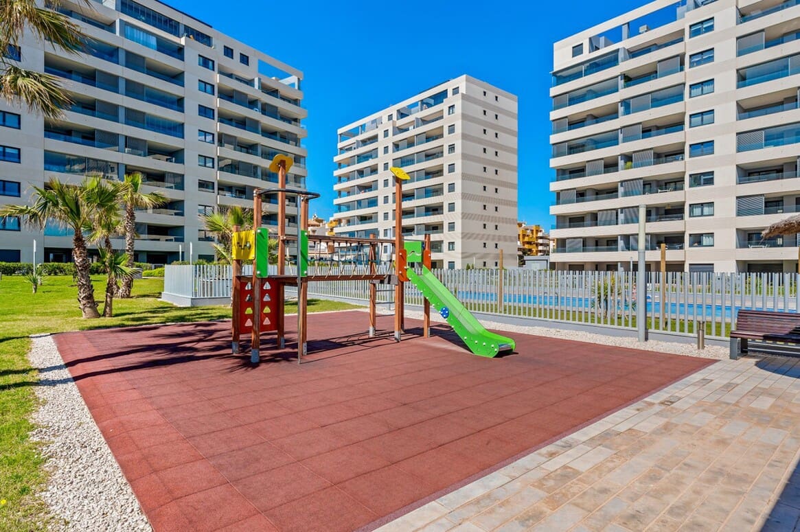 3 sypialnia Apartament na sprzedaż w Orihuela Costa z basenem garażem - 900 000 € (Ref: 10172697)