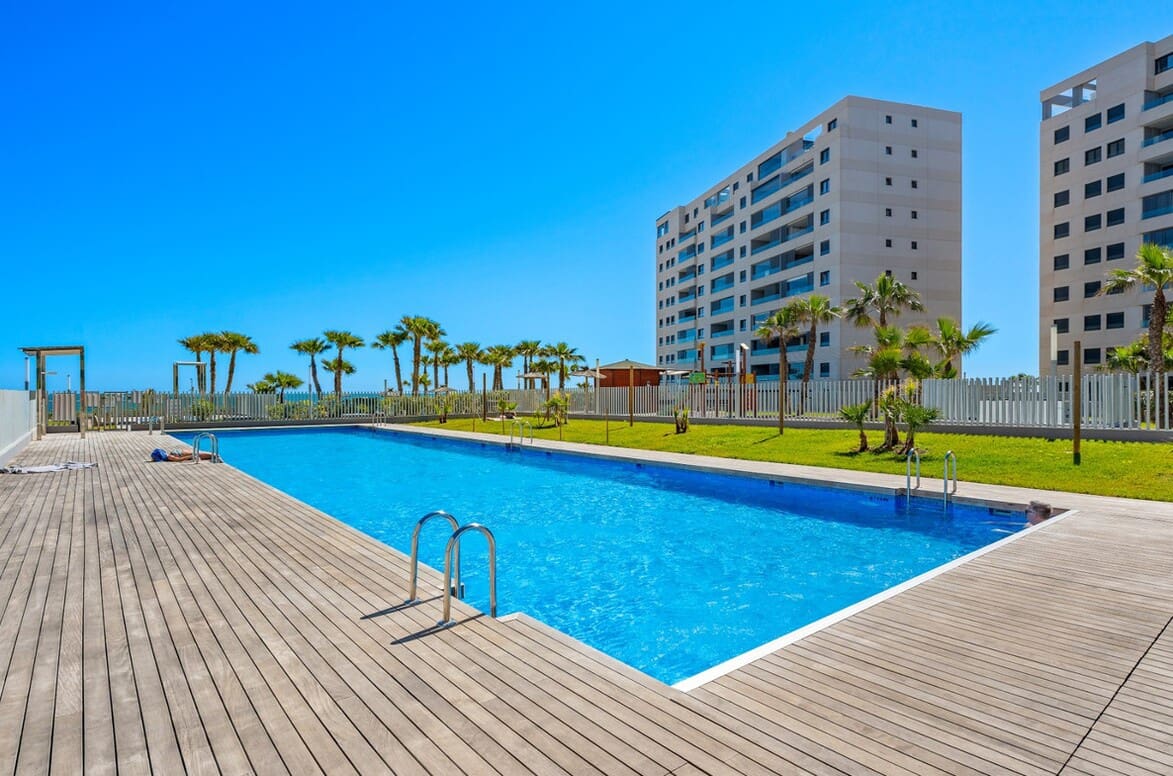 3 sypialnia Apartament na sprzedaż w Orihuela Costa z basenem garażem - 900 000 € (Ref: 10172697)