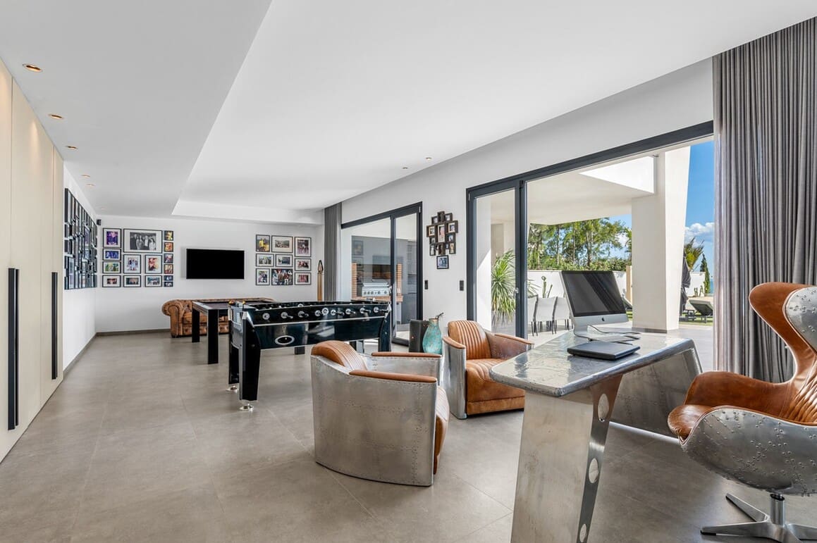 6 Zimmer Villa zu verkaufen in Cabo Roig mit Pool - 4.750.000 € (Ref: 10172698)