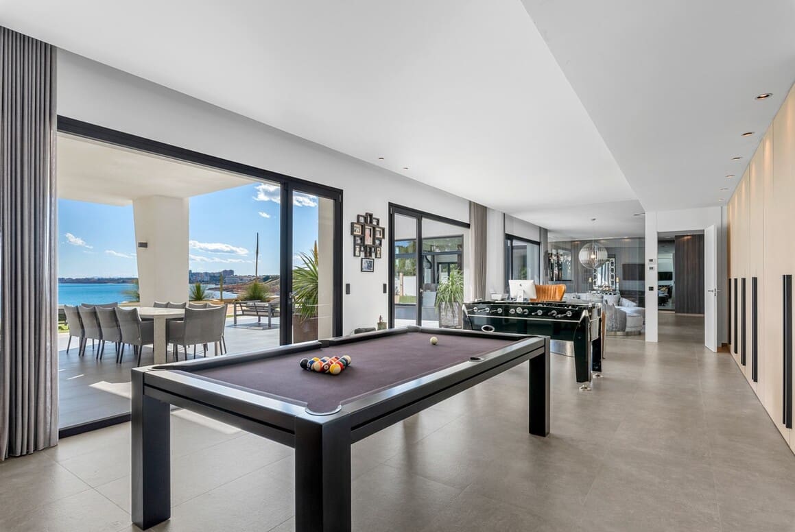 6 Zimmer Villa zu verkaufen in Cabo Roig mit Pool - 4.750.000 € (Ref: 10172698)