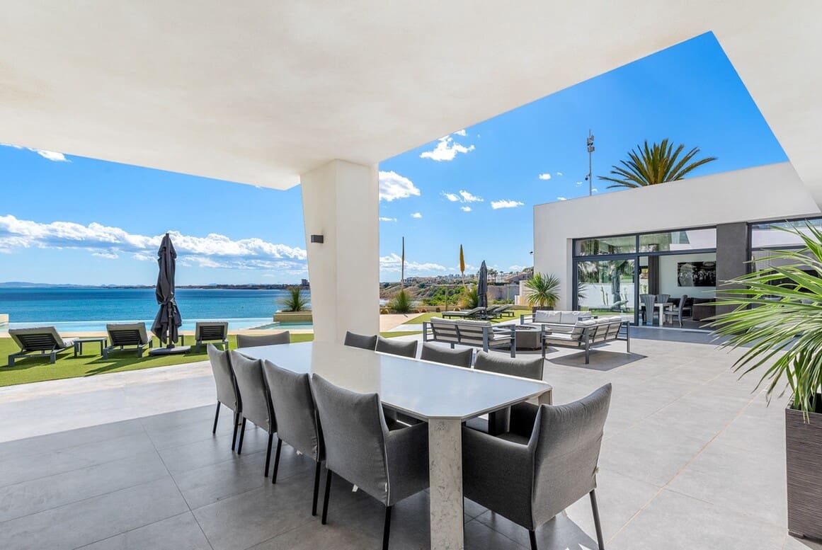 6 Zimmer Villa zu verkaufen in Cabo Roig mit Pool - 4.750.000 € (Ref: 10172698)