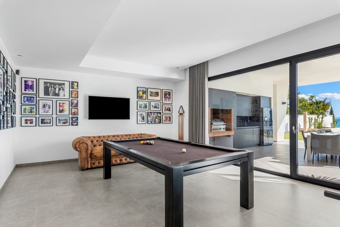 6 Zimmer Villa zu verkaufen in Cabo Roig mit Pool - 4.750.000 € (Ref: 10172698)