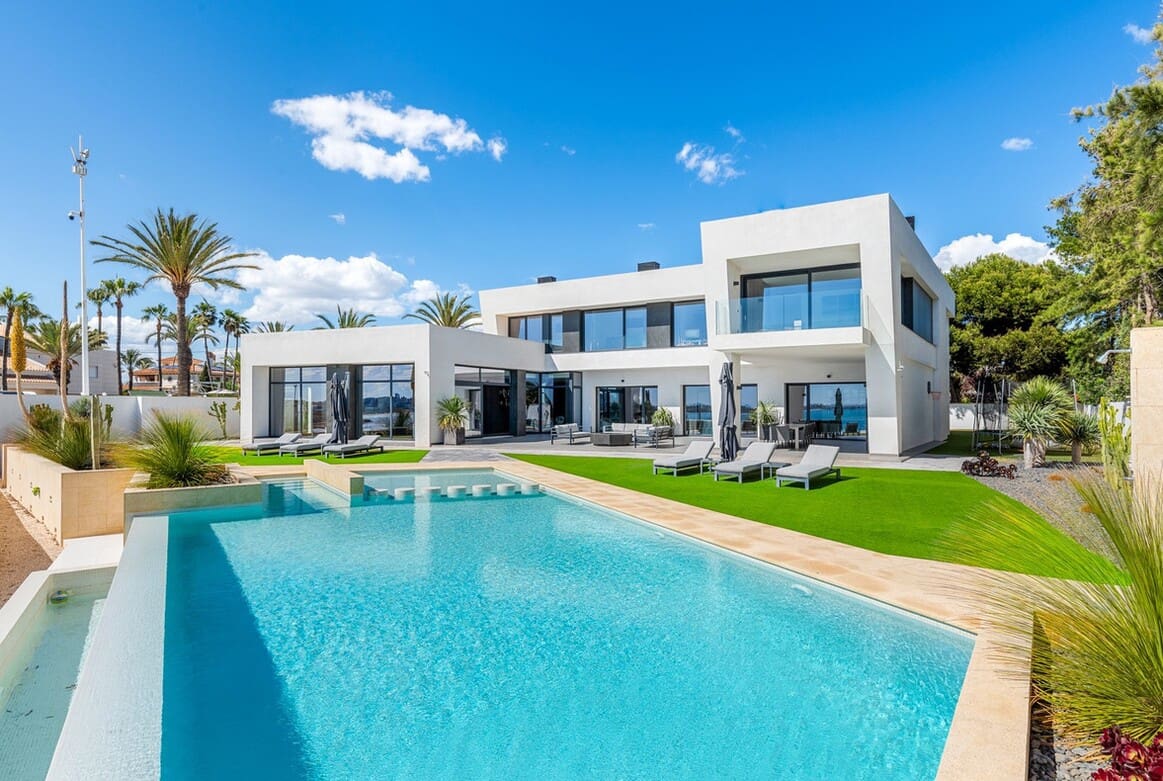6 Zimmer Villa zu verkaufen in Cabo Roig mit Pool - 4.750.000 € (Ref: 10172698)