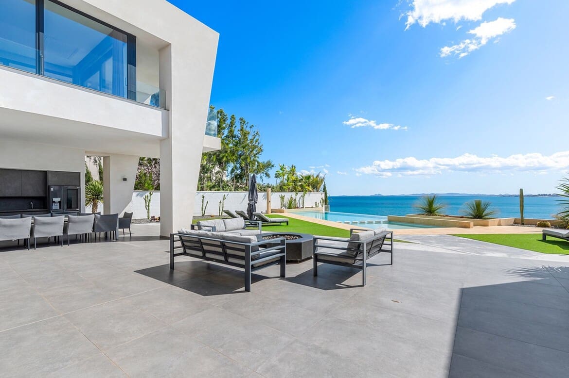6 Zimmer Villa zu verkaufen in Cabo Roig mit Pool - 4.750.000 € (Ref: 10172698)