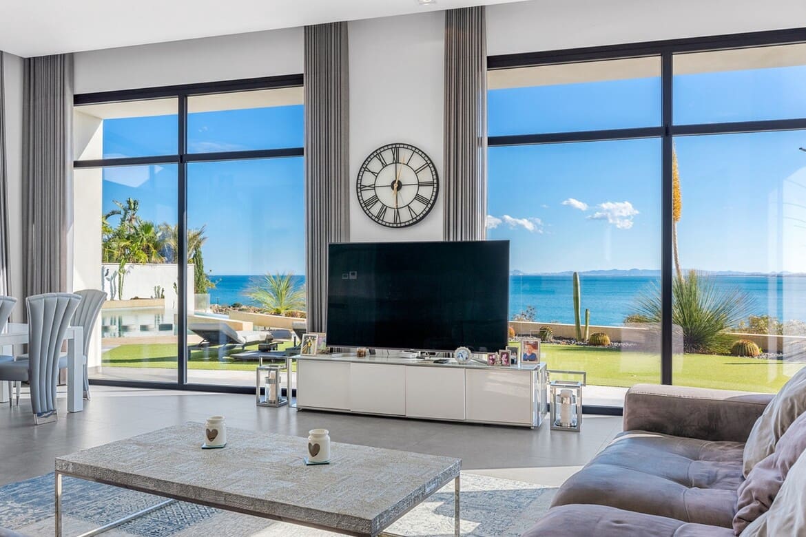 6 Zimmer Villa zu verkaufen in Cabo Roig mit Pool - 4.750.000 € (Ref: 10172698)