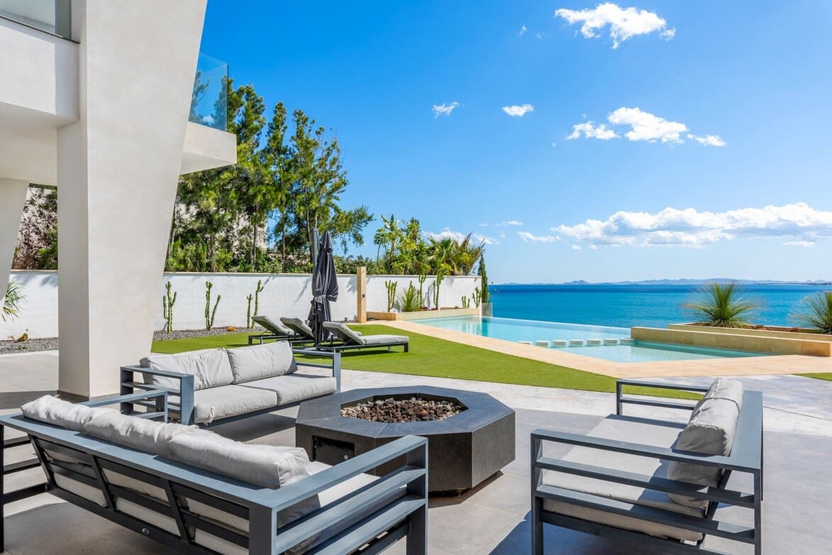 6 Zimmer Villa zu verkaufen in Cabo Roig mit Pool - 4.750.000 € (Ref: 10172698)