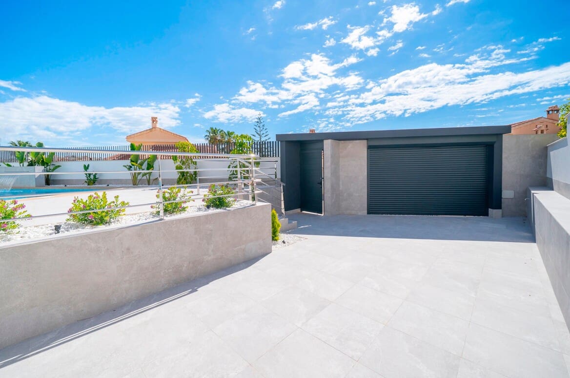 Chalet de 4 habitaciones en Rojales en venta con piscina - 1.150.000 € (Ref: 10172699)
