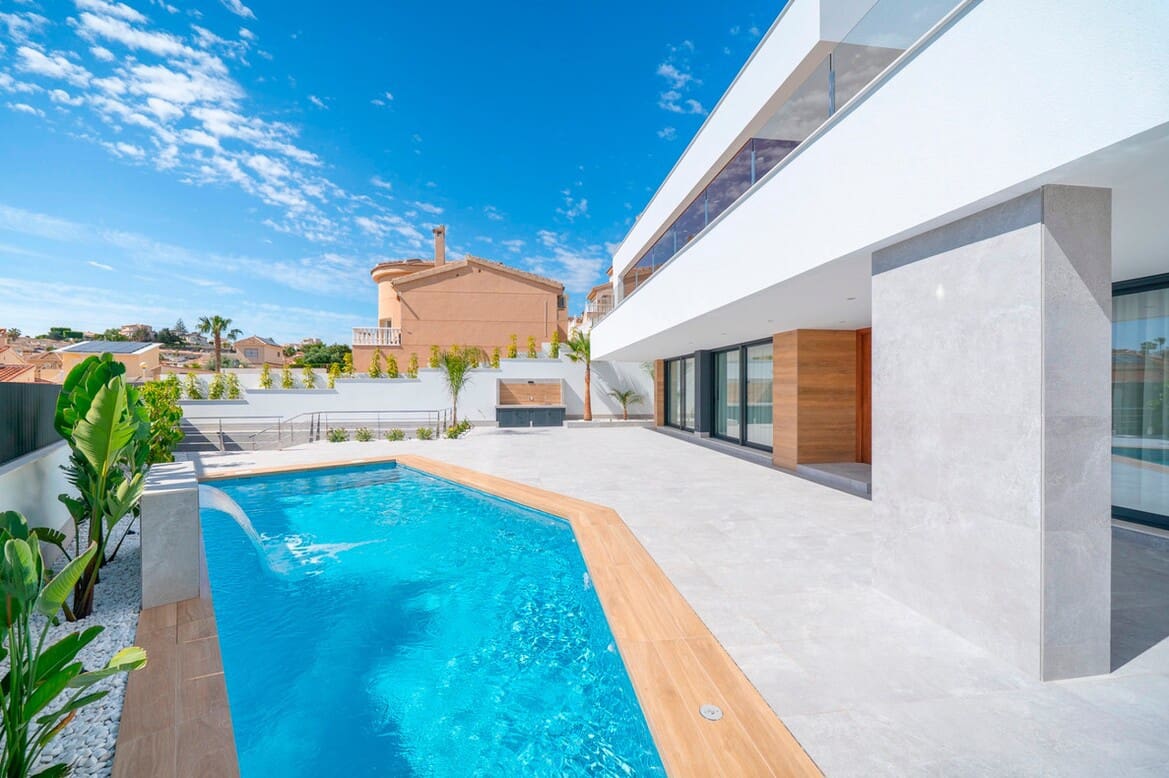 Chalet de 4 habitaciones en Rojales en venta con piscina - 1.150.000 € (Ref: 10172699)