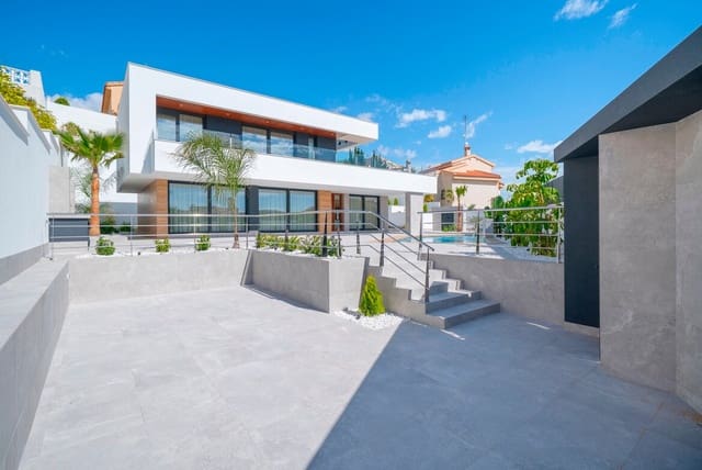 Chalet de 4 habitaciones en Ciudad Quesada, Rojales en venta con piscina - 1.150.000 € (Ref: 10172699)