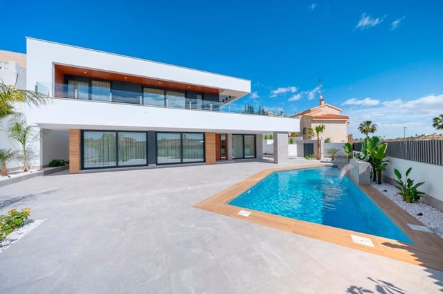 Chalet de 4 habitaciones en Ciudad Quesada, Rojales en venta con piscina - 1.150.000 € (Ref: 10172699)