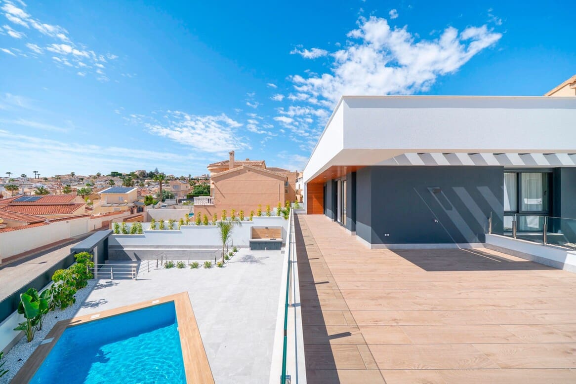 Chalet de 4 habitaciones en Rojales en venta con piscina - 1.150.000 € (Ref: 10172699)