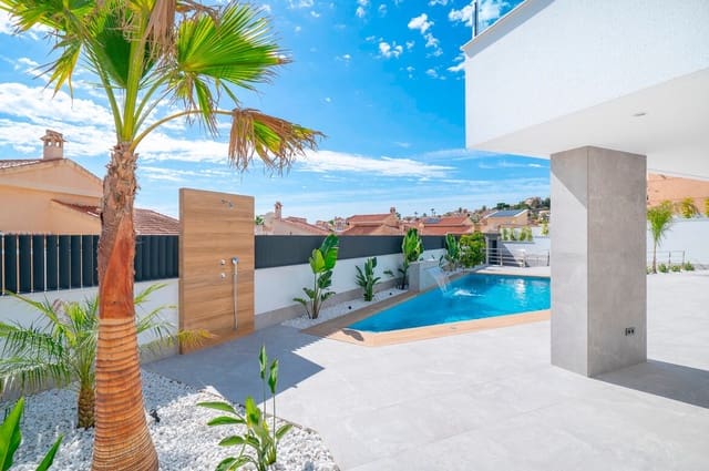 Chalet de 4 habitaciones en Ciudad Quesada, Rojales en venta con piscina - 1.150.000 € (Ref: 10172699)