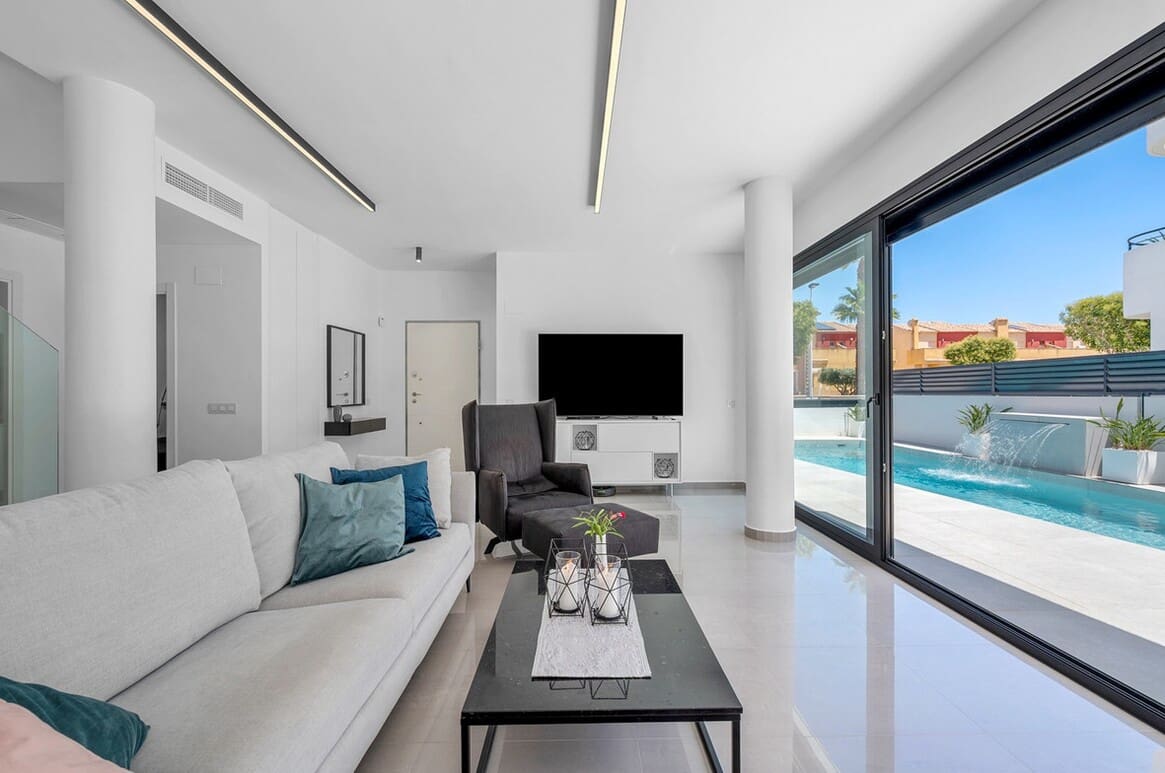 4 chambre Villa/Maison à vendre à Guardamar del Segura avec piscine garage - 1 250 000 € (Ref: 10172700)