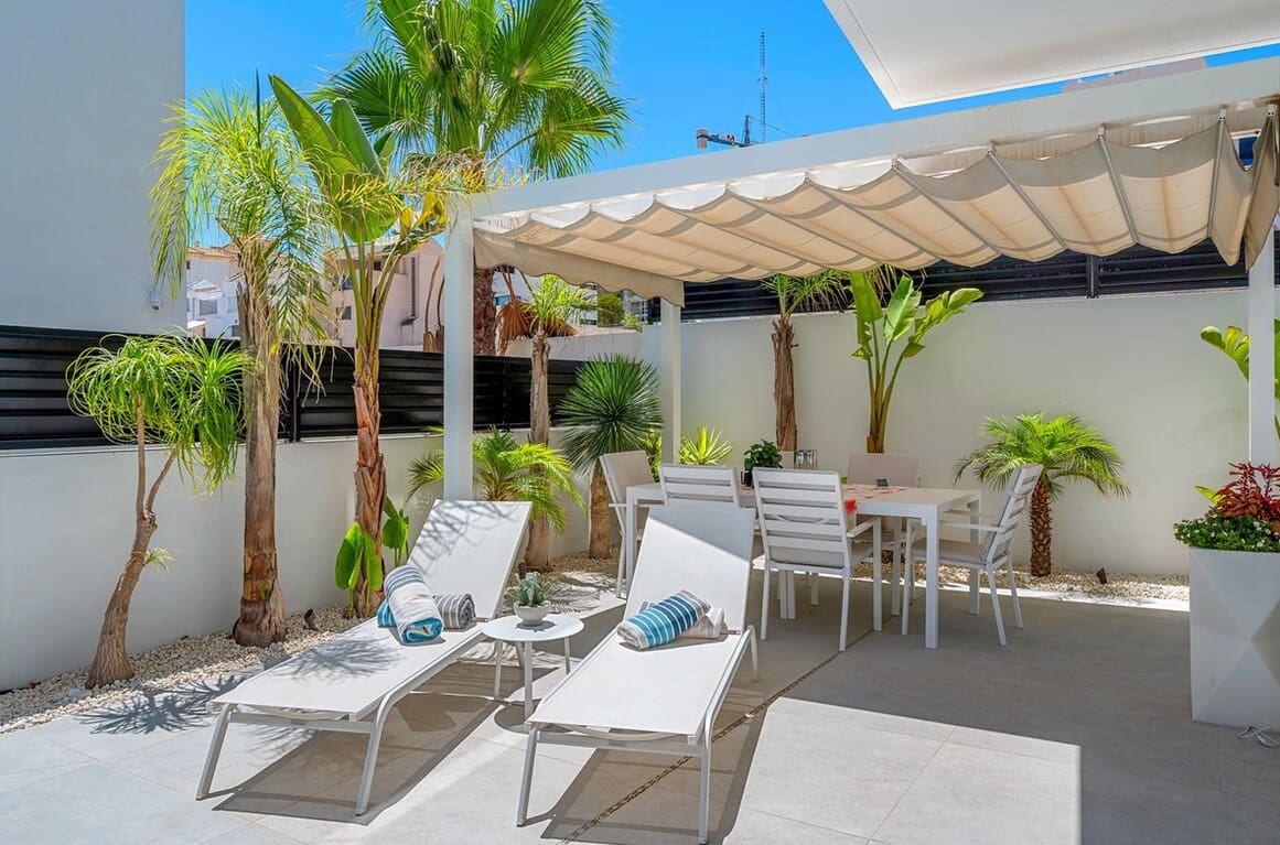 4 chambre Villa/Maison à vendre à Guardamar del Segura avec piscine garage - 1 250 000 € (Ref: 10172700)