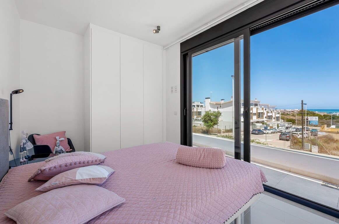 4 chambre Villa/Maison à vendre à Guardamar del Segura avec piscine garage - 1 250 000 € (Ref: 10172700)