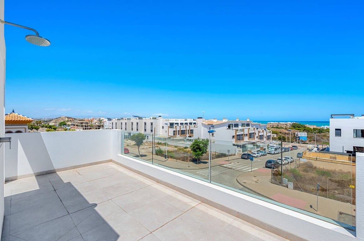4 chambre Villa/Maison à vendre à Guardamar del Segura avec piscine garage - 1 250 000 € (Ref: 10172700)