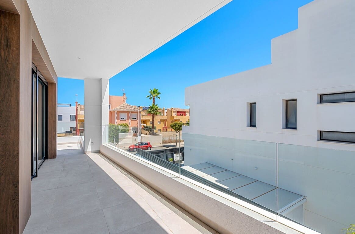 4 chambre Villa/Maison à vendre à Guardamar del Segura avec piscine garage - 1 250 000 € (Ref: 10172700)