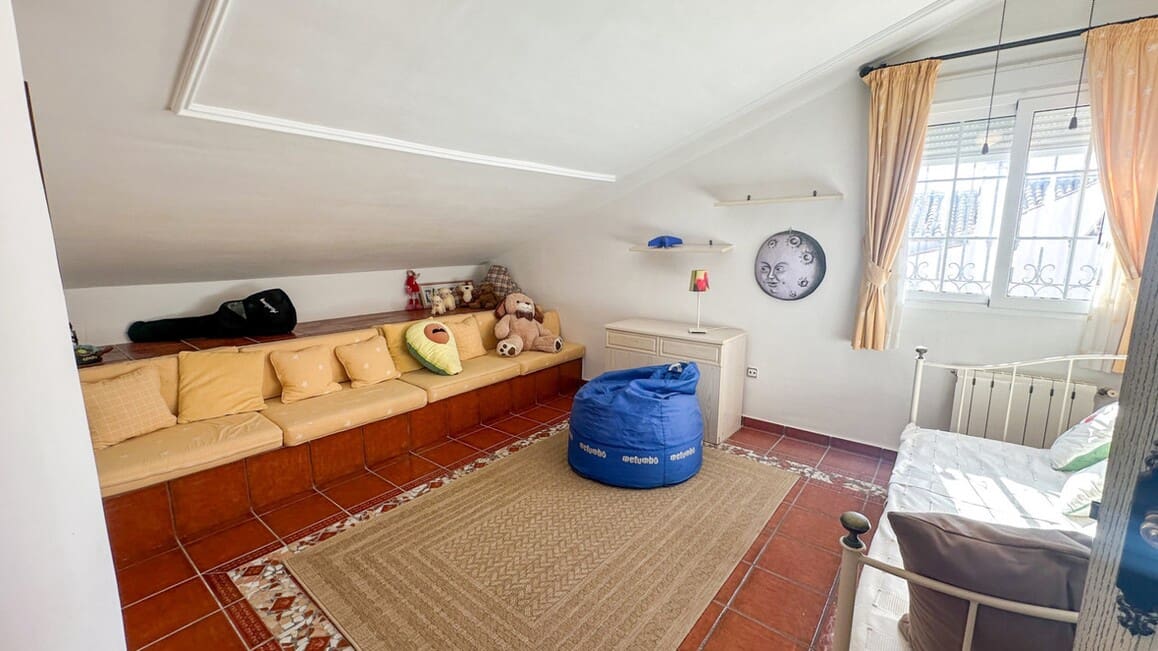 6 bedroom Villa for sale in La Mata with pool garage - € 950,000 (Ref: 10172701)
