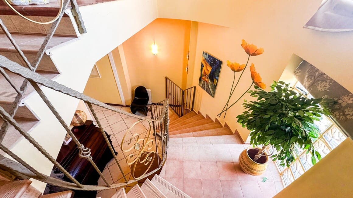 6 bedroom Villa for sale in La Mata with pool garage - € 950,000 (Ref: 10172701)