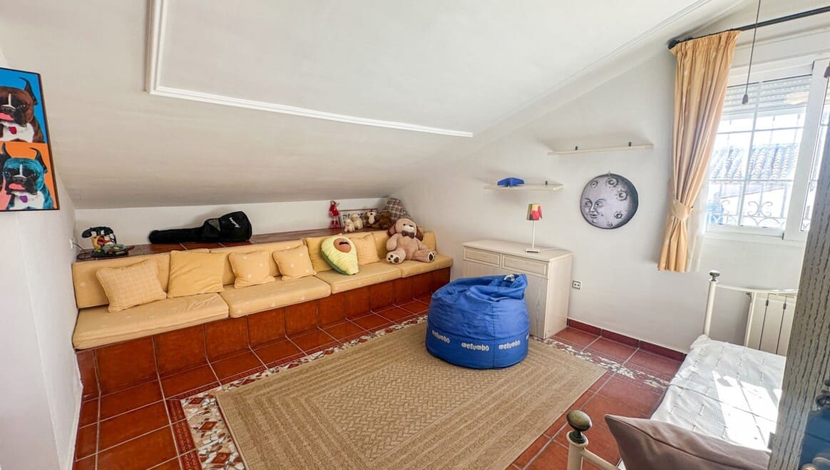 6 bedroom Villa for sale in La Mata with pool garage - € 950,000 (Ref: 10172701)