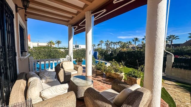 6 soverom Villa til salgs i Los Europeos, Torrevieja med svømmebasseng garasje - € 950 000 (Ref: 10172701)