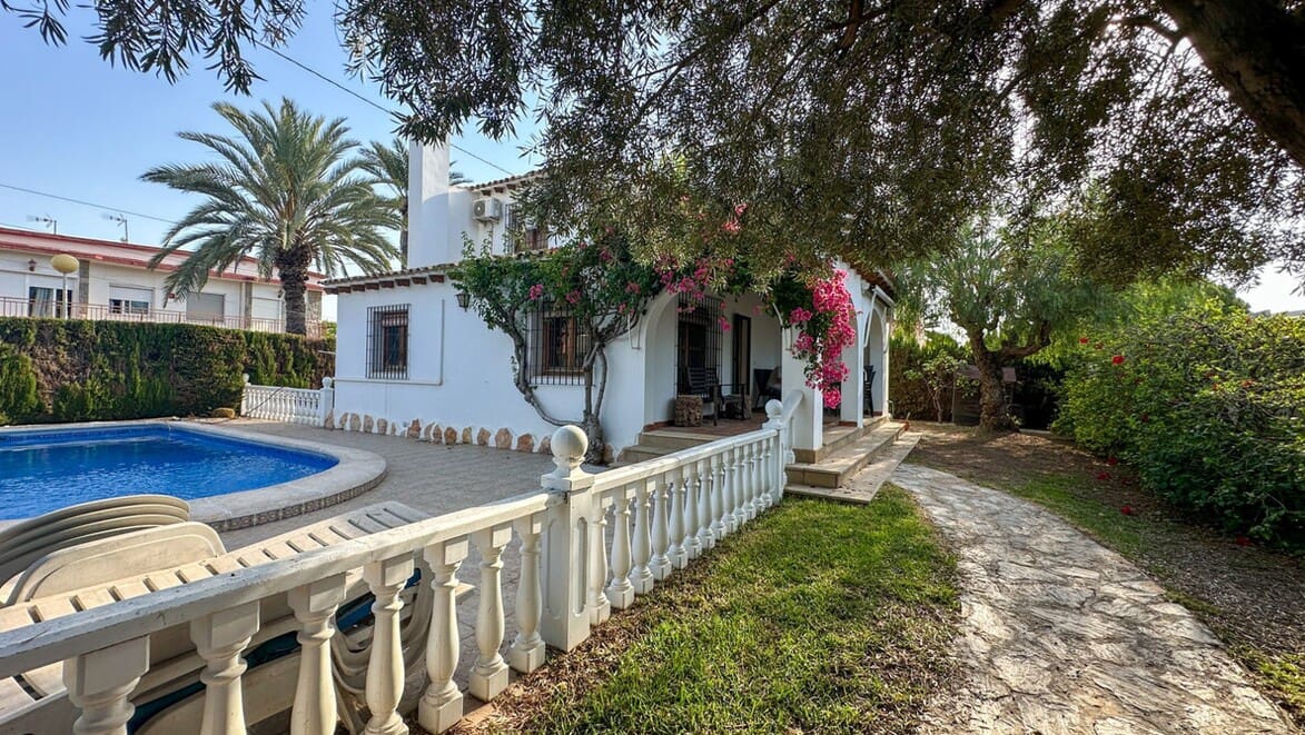 4 camera da letto Villa in vendita in Cabo Roig con piscina garage - 749.000 € (Rif: 10172702)