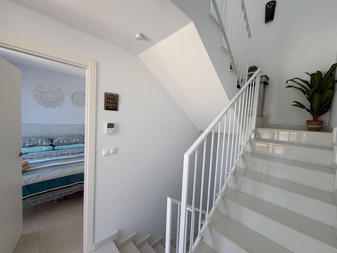 Chalet de 4 habitaciones en Pilar de la Horadada en venta con piscina garaje - 629.900 € (Ref: 10172706)