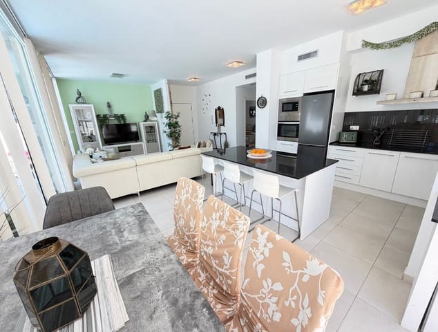 Chalet de 4 habitaciones en Mil Palmeras, Pilar de la Horadada en venta con piscina garaje - 629.900 € (Ref: 10172706)