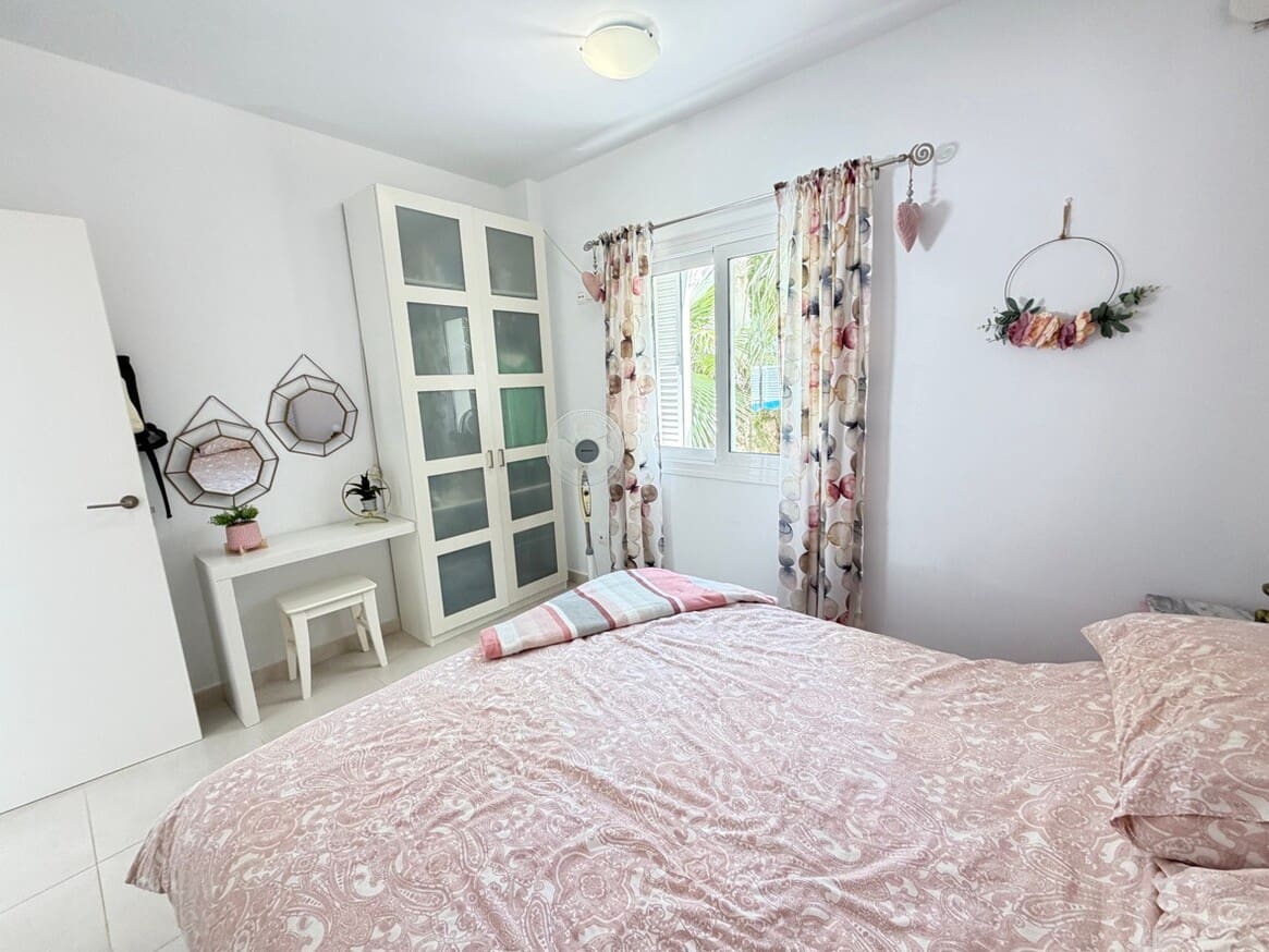 Chalet de 4 habitaciones en Pilar de la Horadada en venta con piscina garaje - 629.900 € (Ref: 10172706)