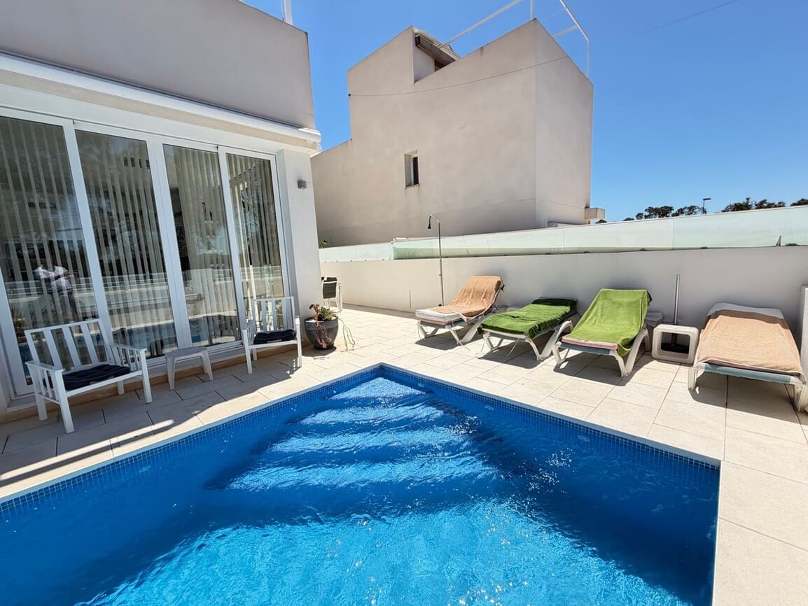 Chalet de 4 habitaciones en Pilar de la Horadada en venta con piscina garaje - 629.900 € (Ref: 10172706)