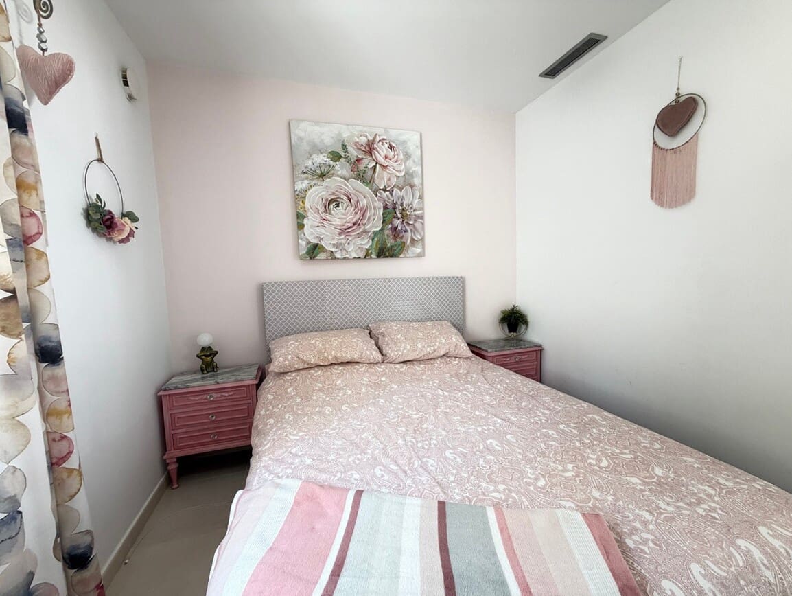 Chalet de 4 habitaciones en Pilar de la Horadada en venta con piscina garaje - 629.900 € (Ref: 10172706)