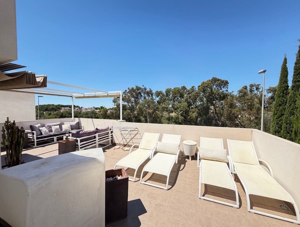 Chalet de 4 habitaciones en Pilar de la Horadada en venta con piscina garaje - 629.900 € (Ref: 10172706)